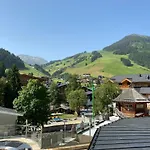Stammhaus Im Alpine Palace Szálloda Saalbach Hinterglemm