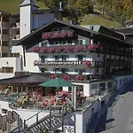 Stammhaus Im Alpine Palace Szálloda
